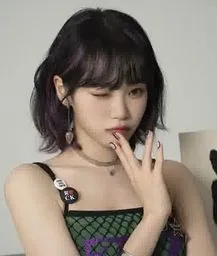Kim Chaewon